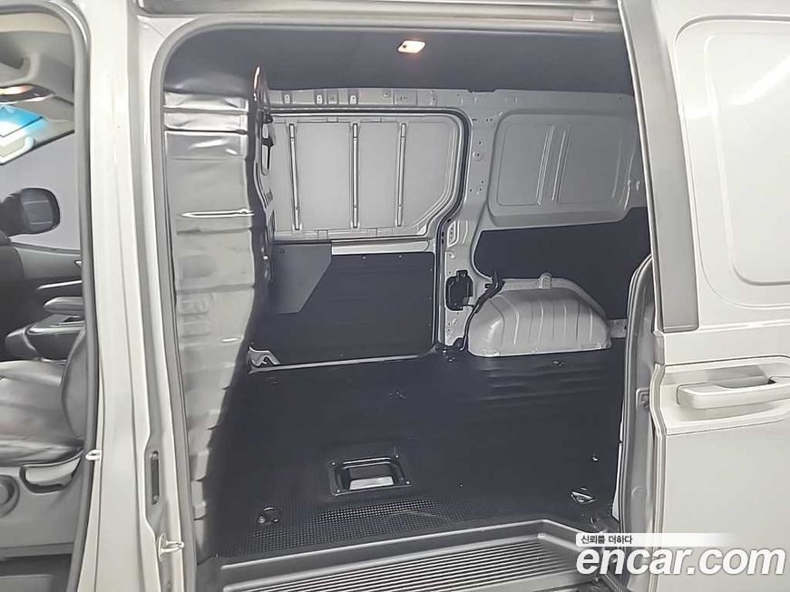 Hyundai Staria 2022