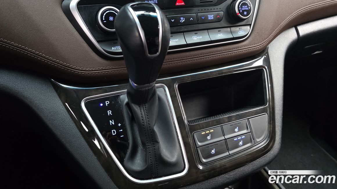 Hyundai Starex 2019