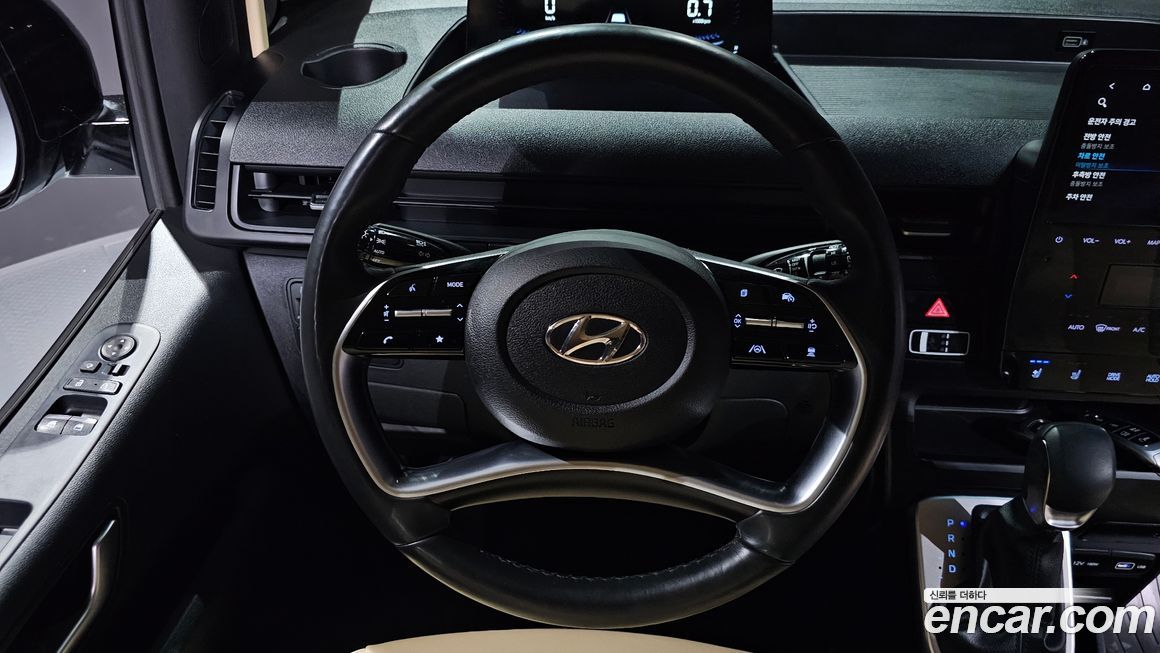 Hyundai Staria 2023