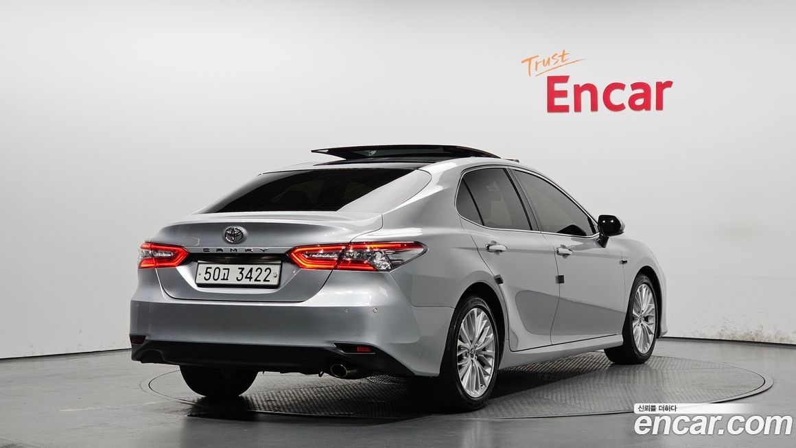 Toyota Camry 2019