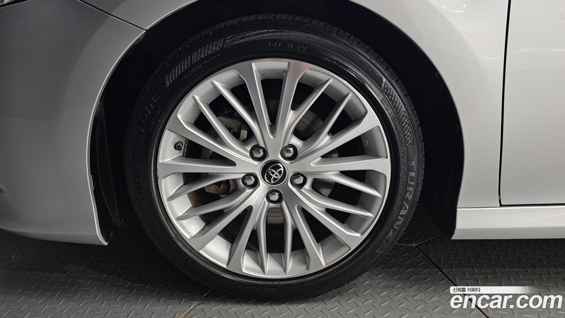 Toyota Camry 2019