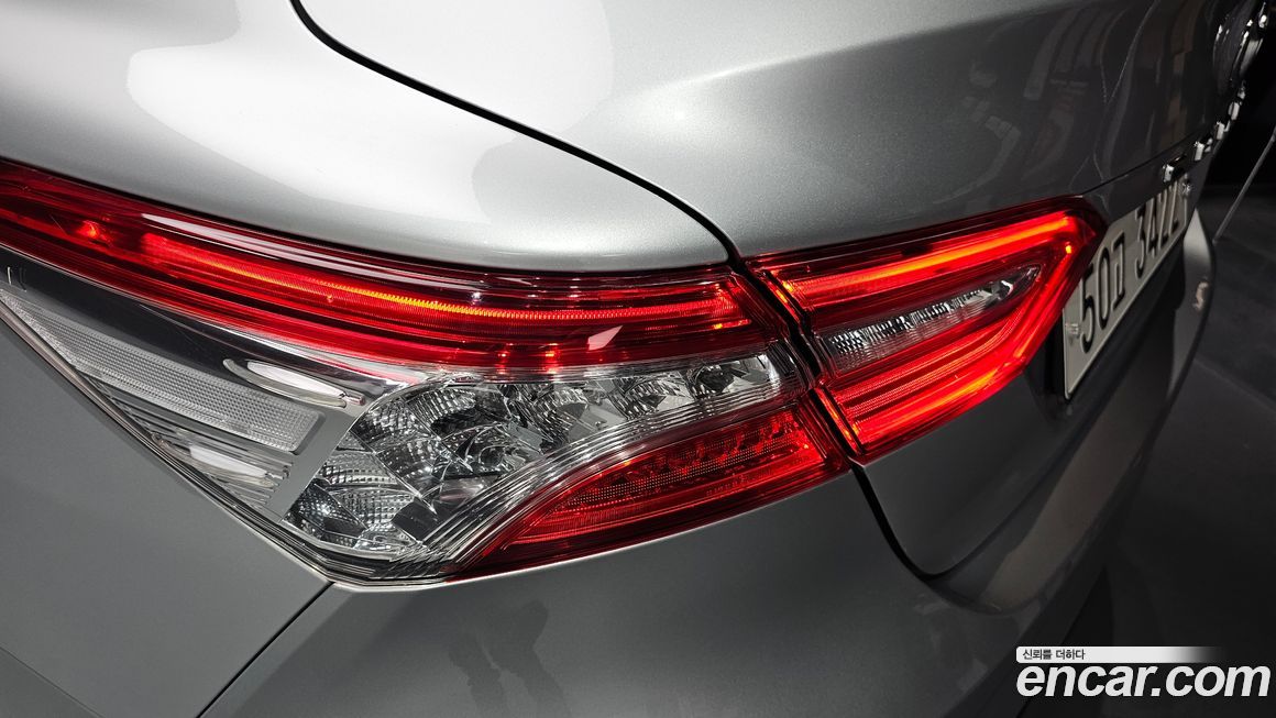 Toyota Camry 2019