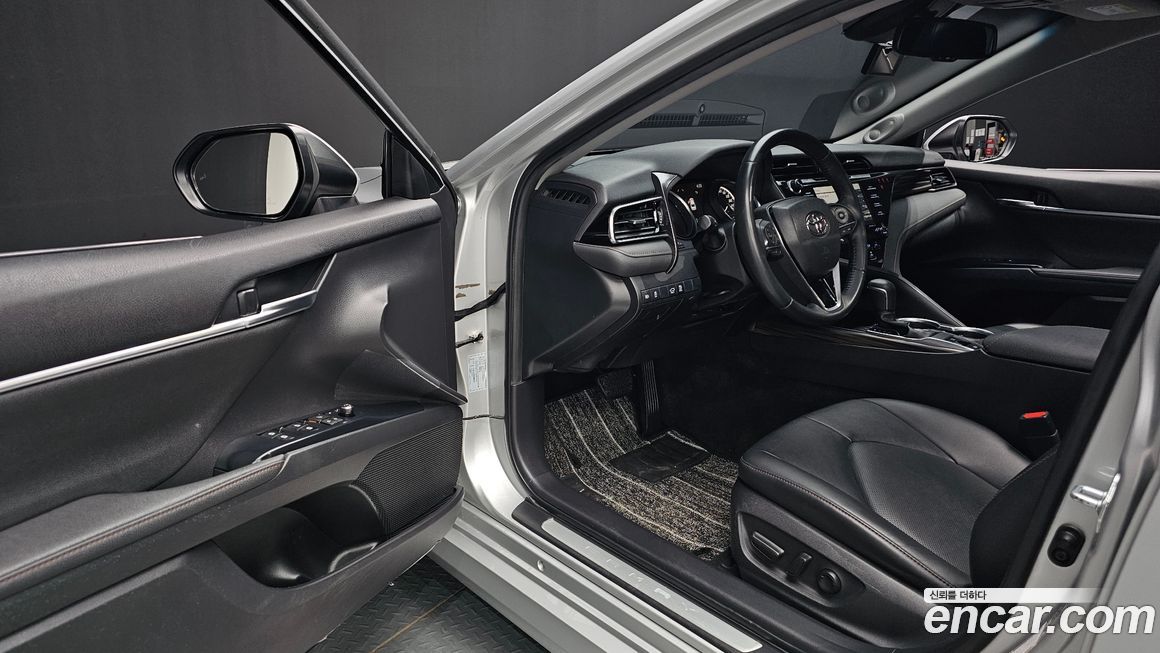 Toyota Camry 2019