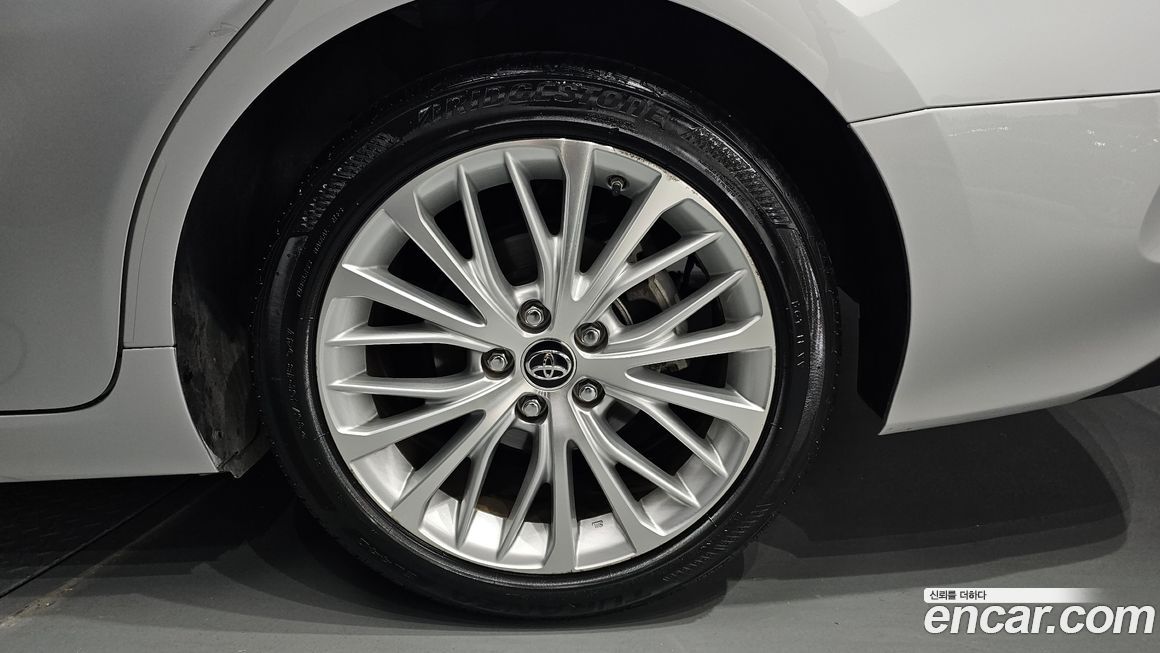 Toyota Camry 2019