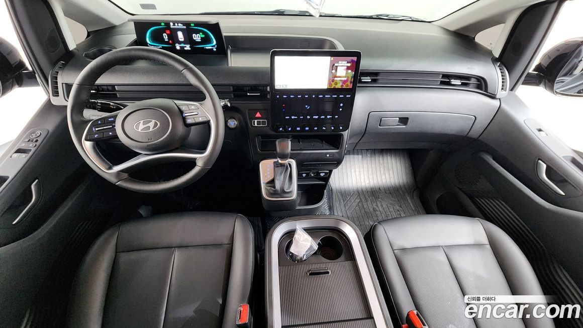 Hyundai Staria 2025