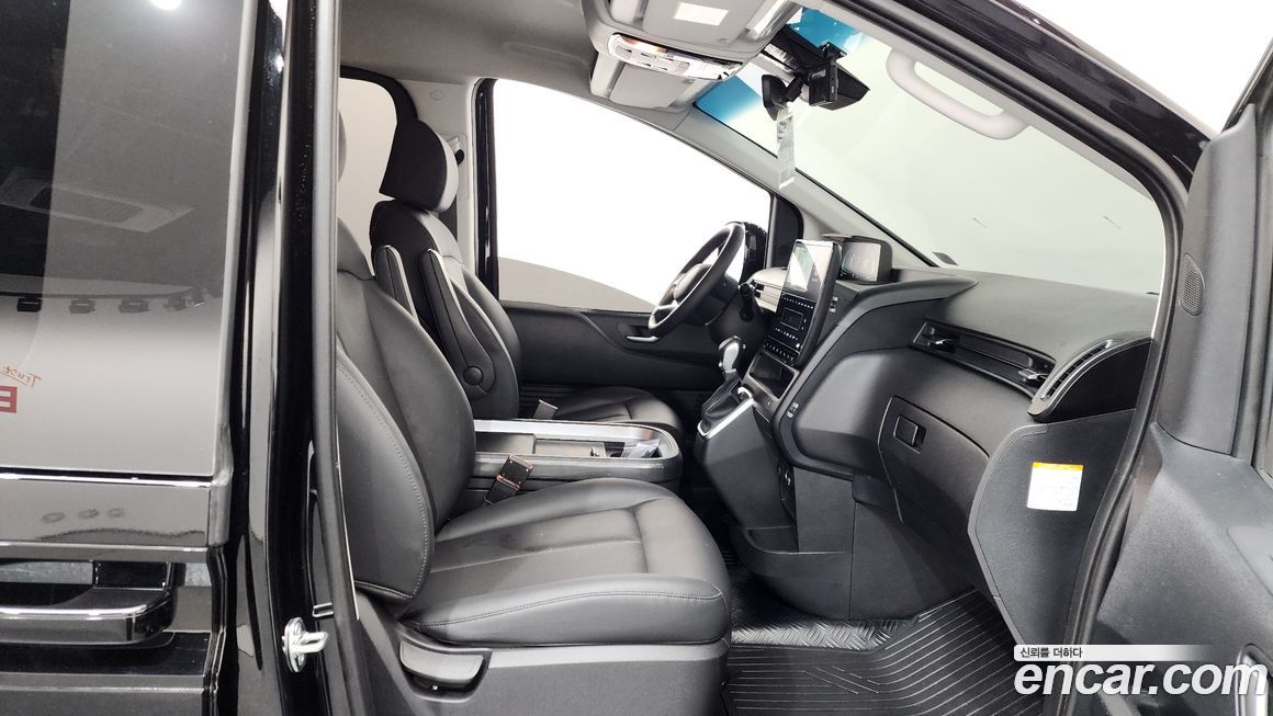 Hyundai Staria 2025