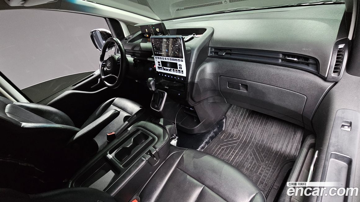 Hyundai Staria 2023