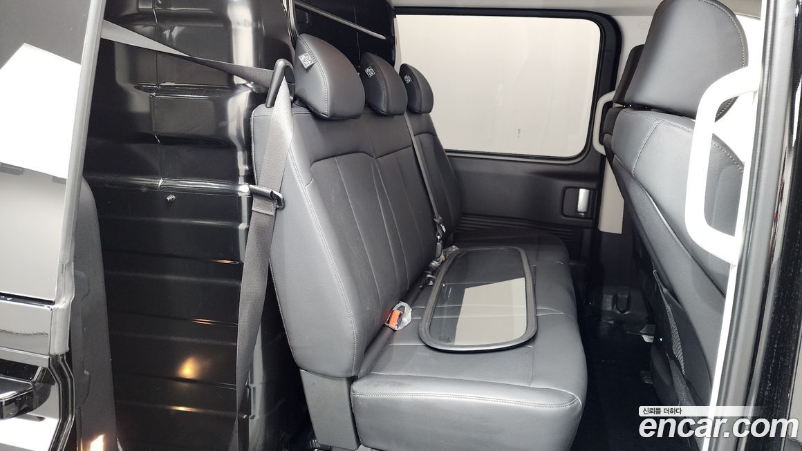 Hyundai Staria 2025