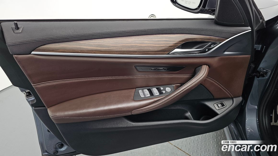 BMW 5-Series 2019
