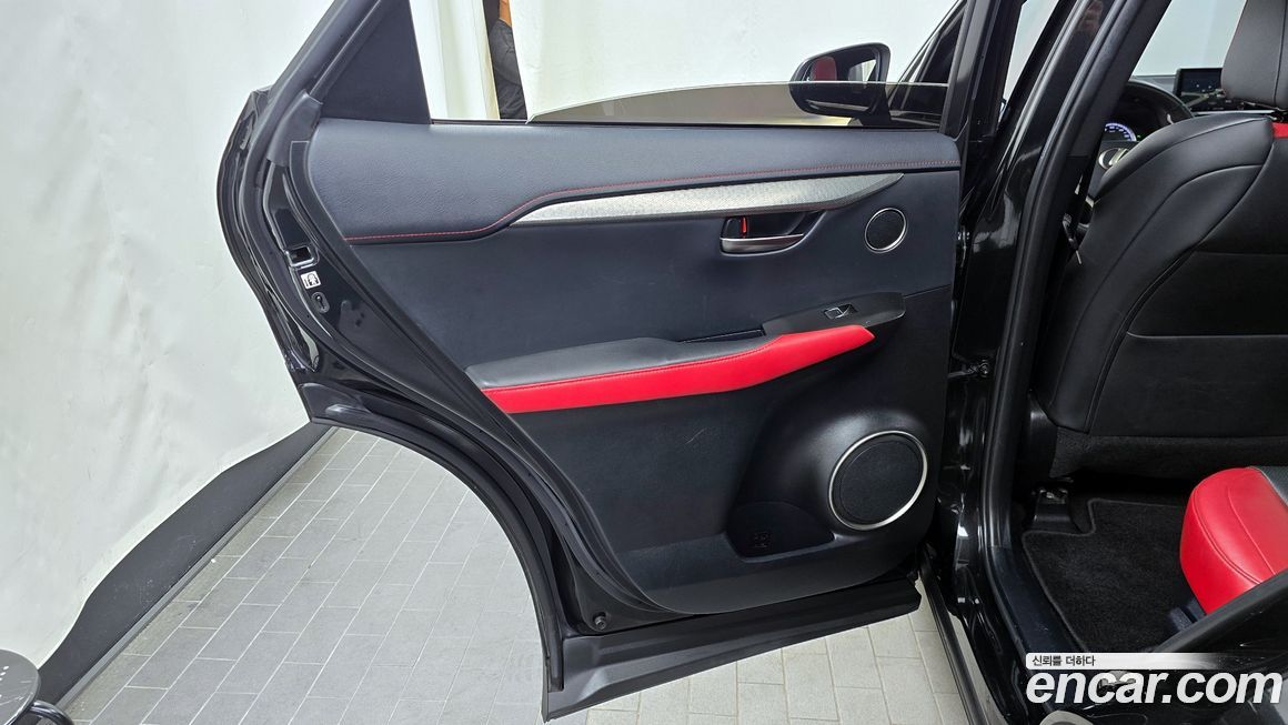 Lexus NX 2019