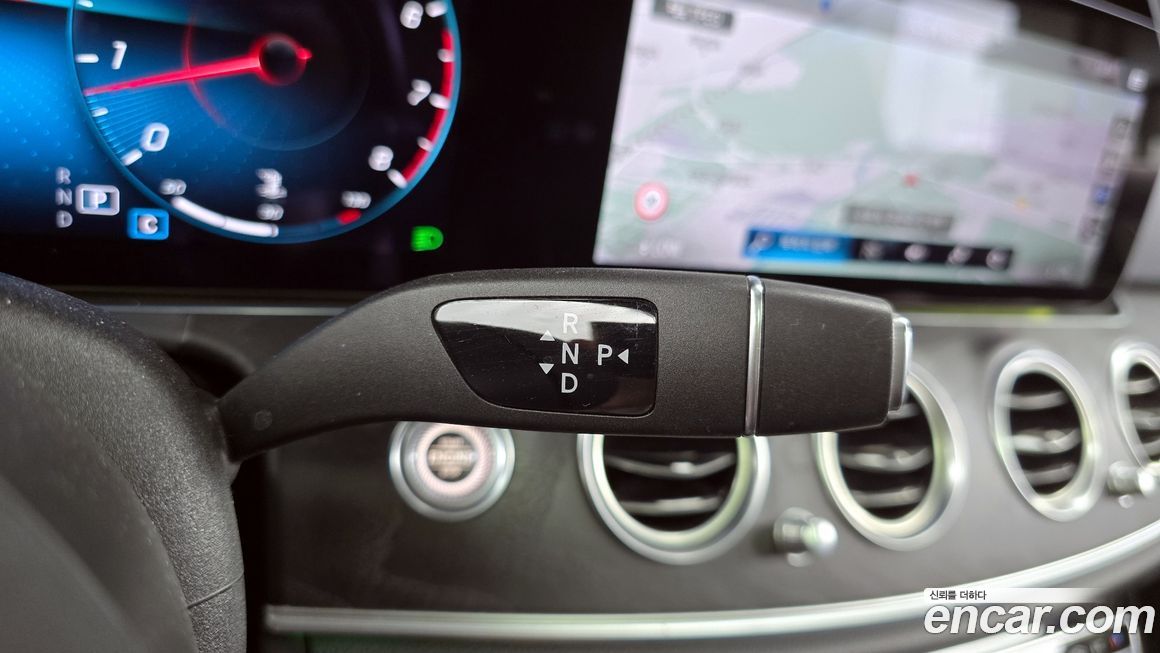 Mercedes-Benz E-Class 2022