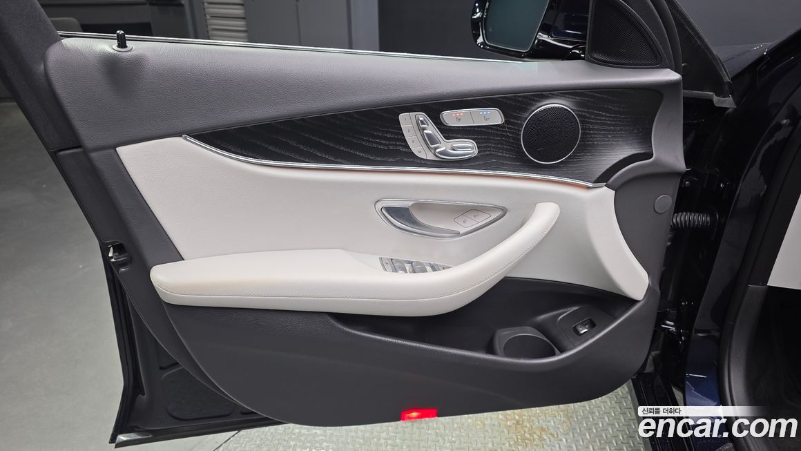 Mercedes-Benz E-Class 2022