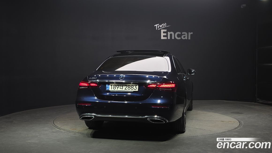 Mercedes-Benz E-Class 2022