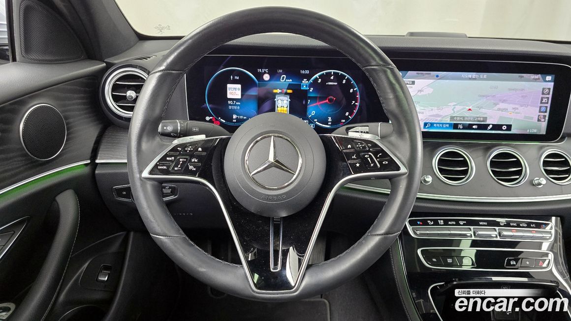 Mercedes-Benz E-Class 2022