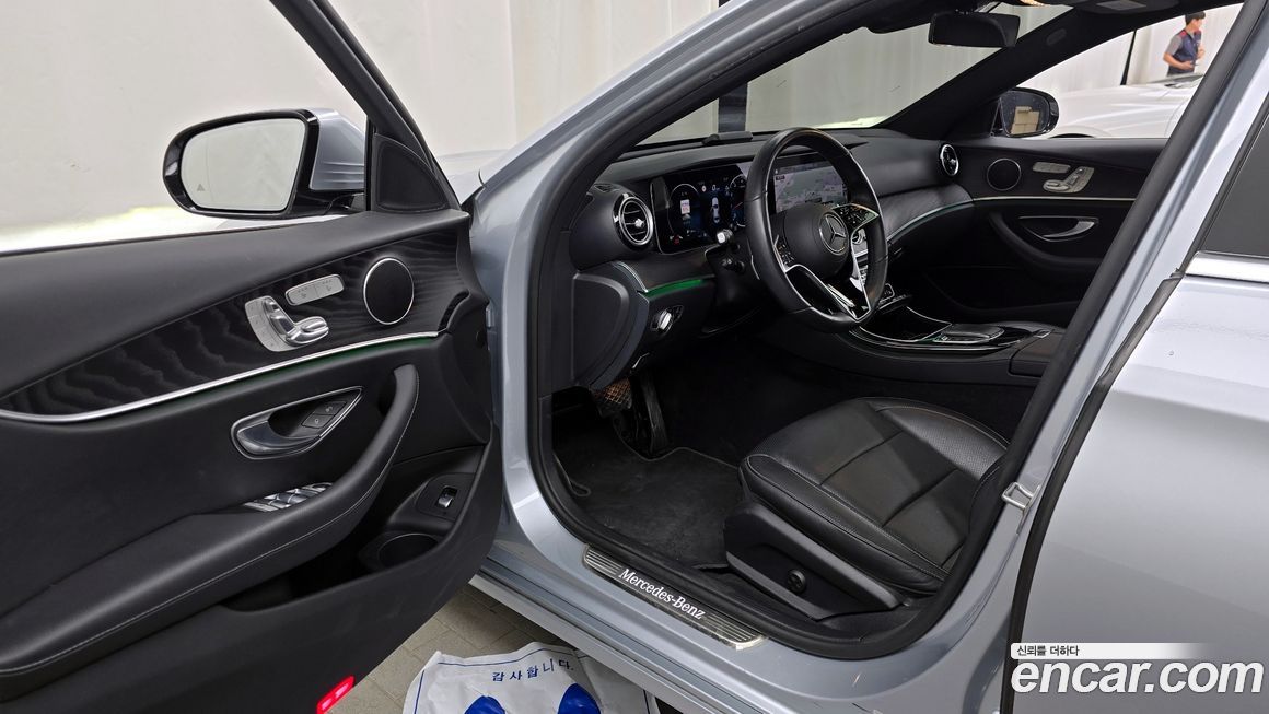 Mercedes-Benz E-Class 2022