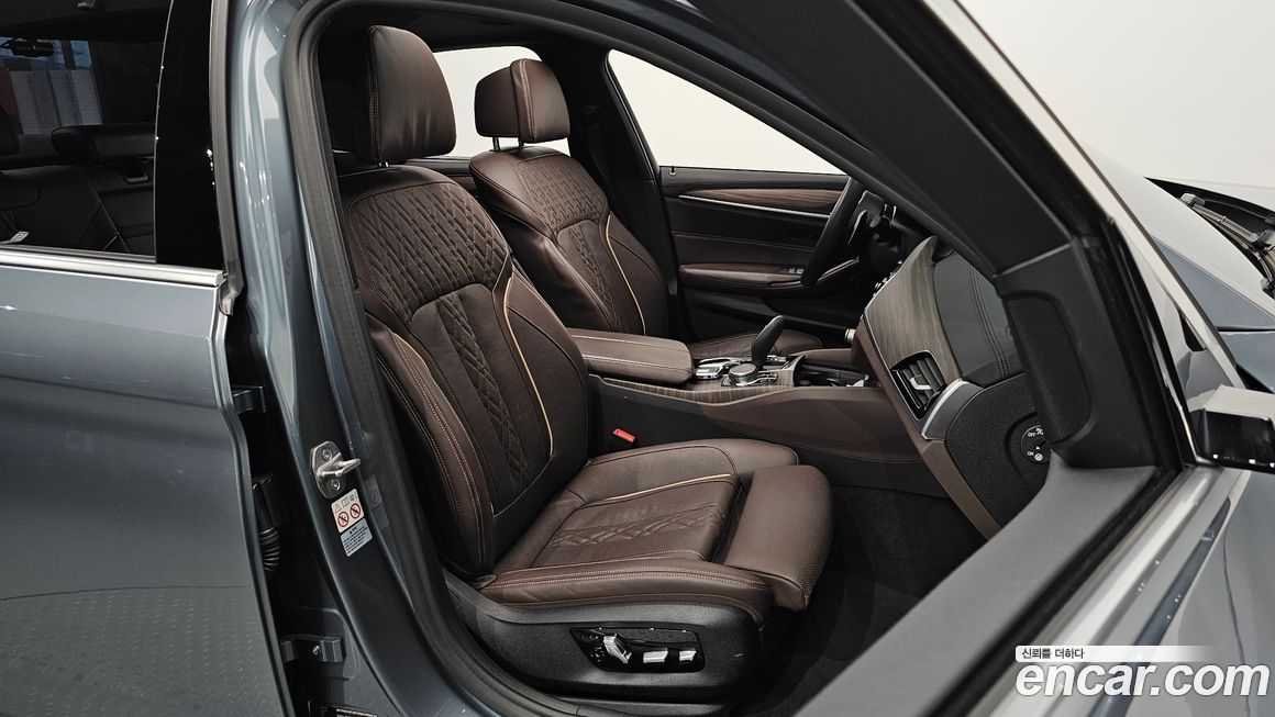 BMW 5-Series 2019