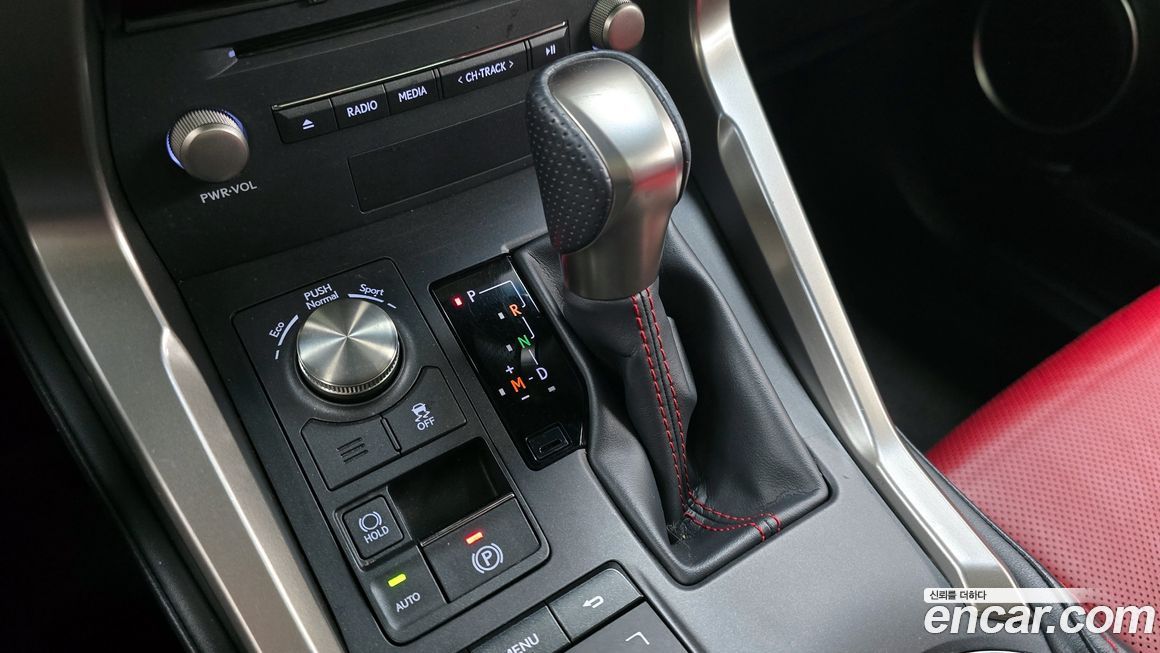 Lexus NX 2019