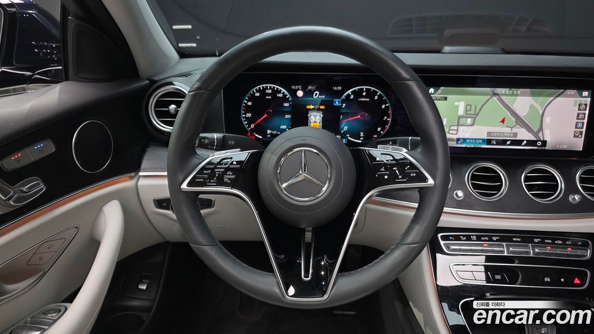 Mercedes-Benz E-Class 2022