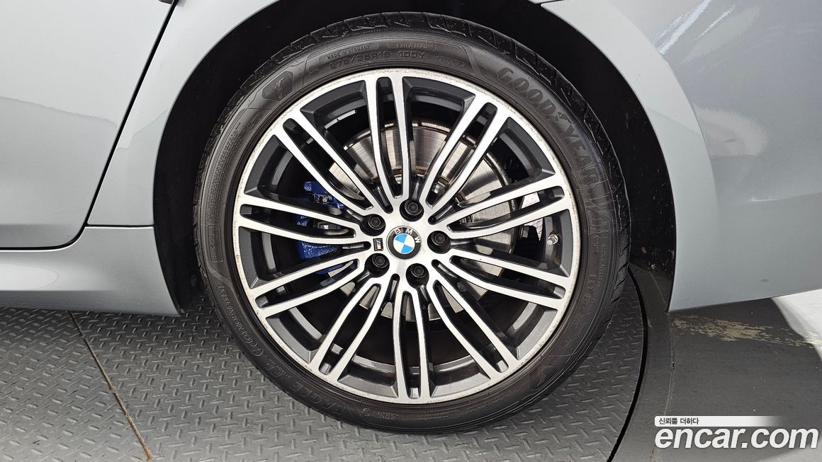 BMW 5-Series 2019