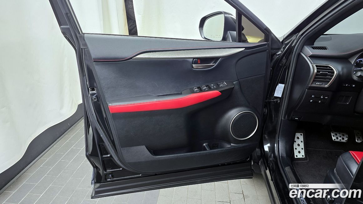 Lexus NX 2019