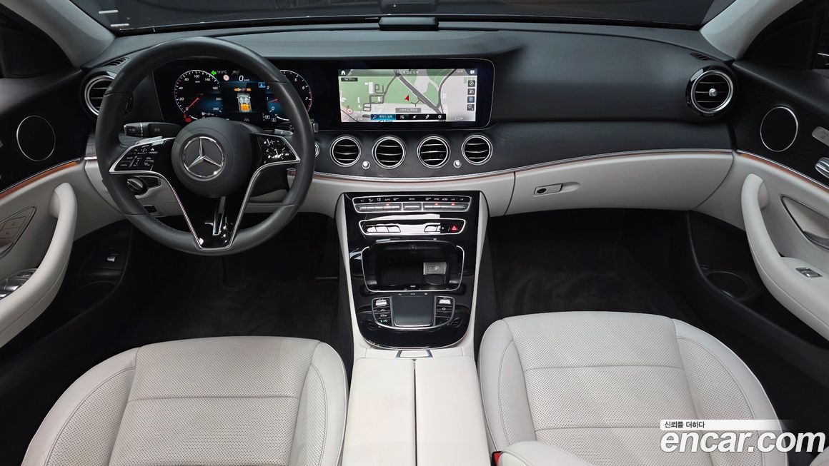 Mercedes-Benz E-Class 2022