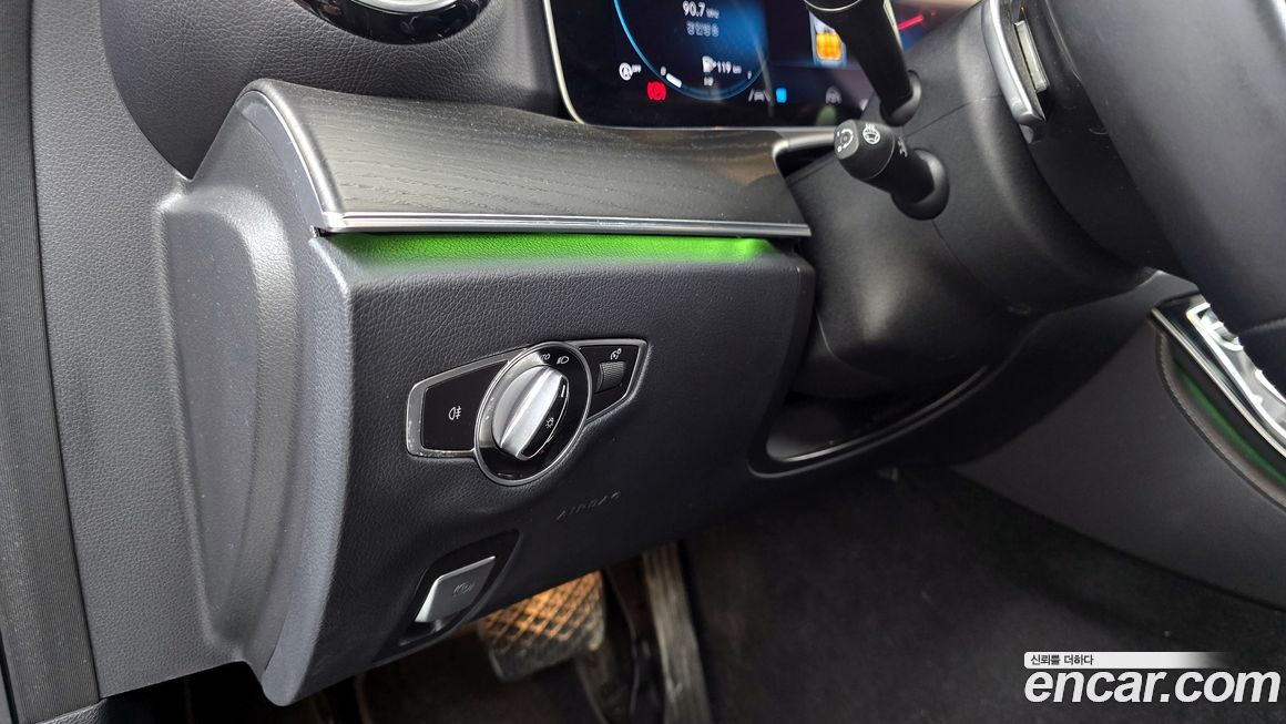 Mercedes-Benz E-Class 2022