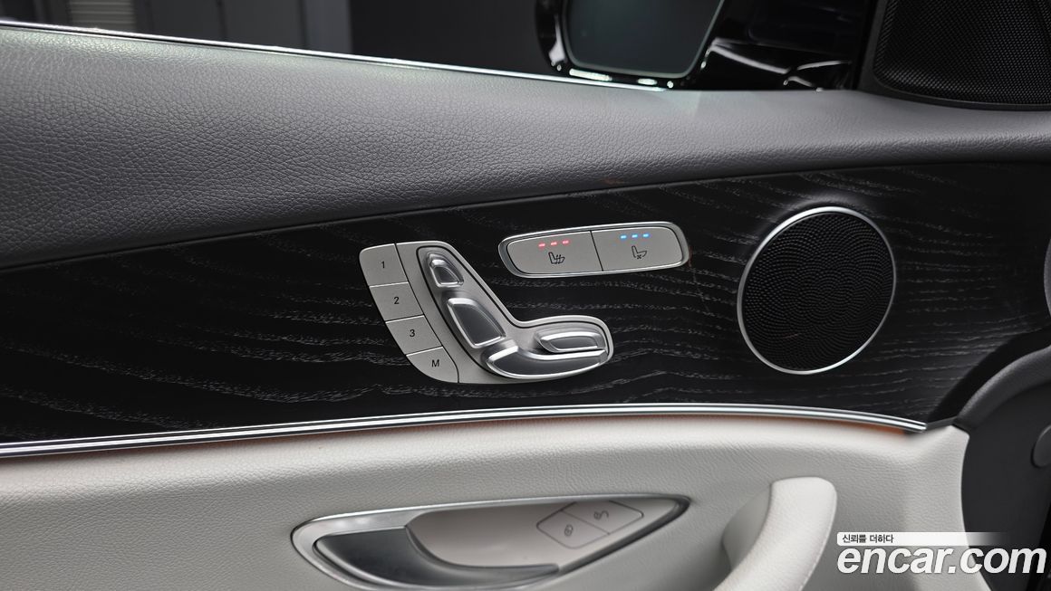 Mercedes-Benz E-Class 2022