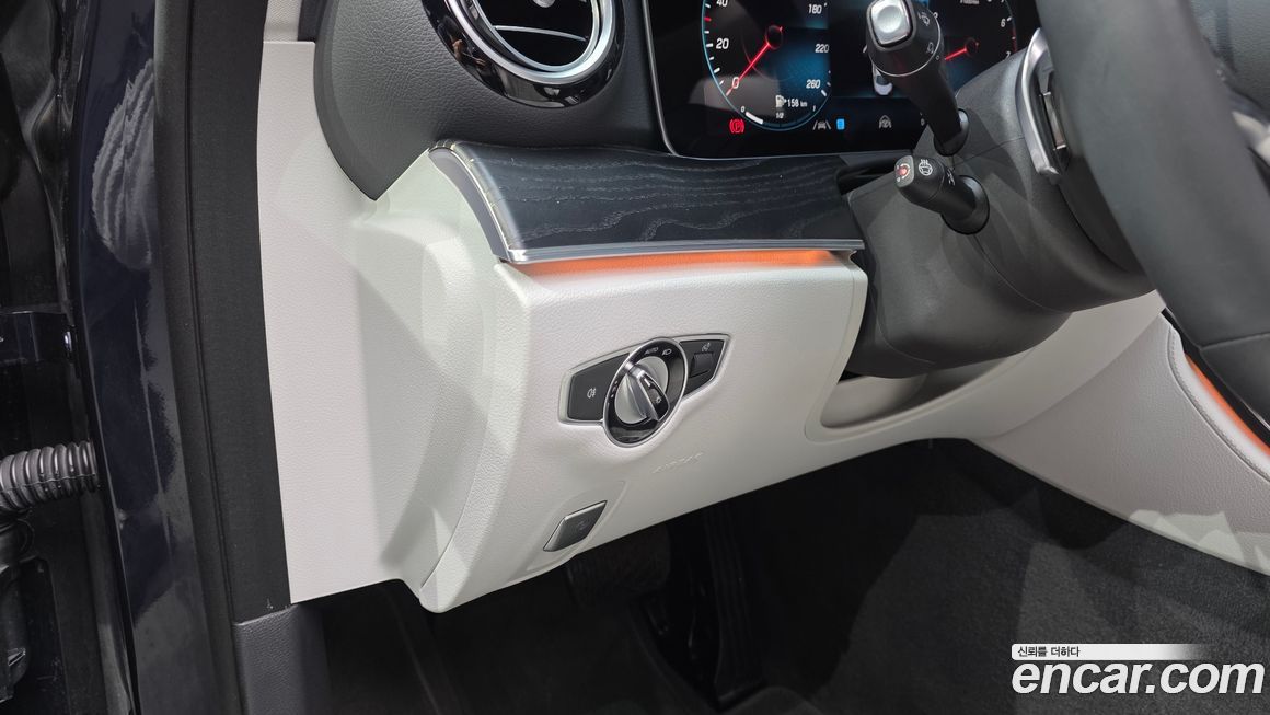 Mercedes-Benz E-Class 2022