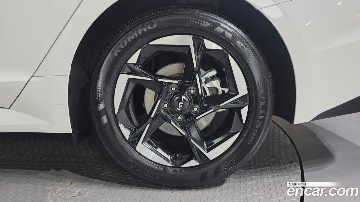 Kia K5 2025