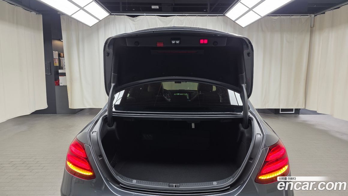 Mercedes-Benz E-Class 2020