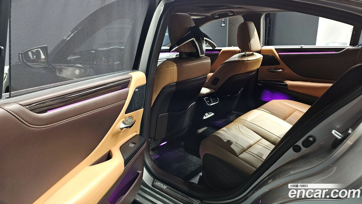 Lexus ES 2021