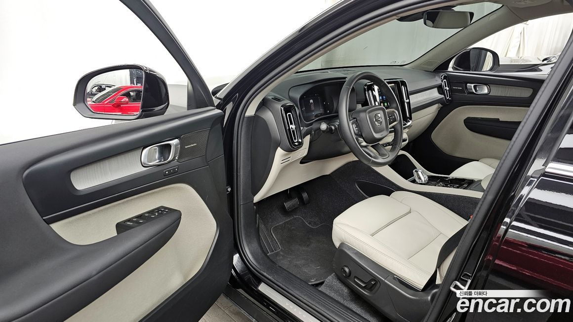 Volvo XC40 2024