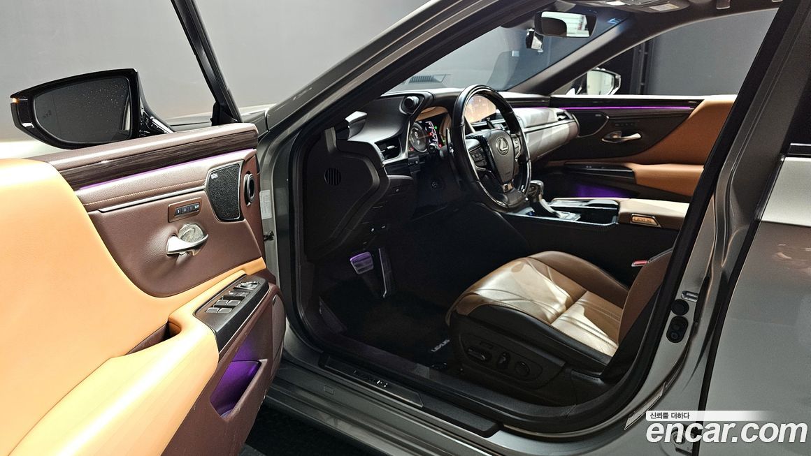 Lexus ES 2021