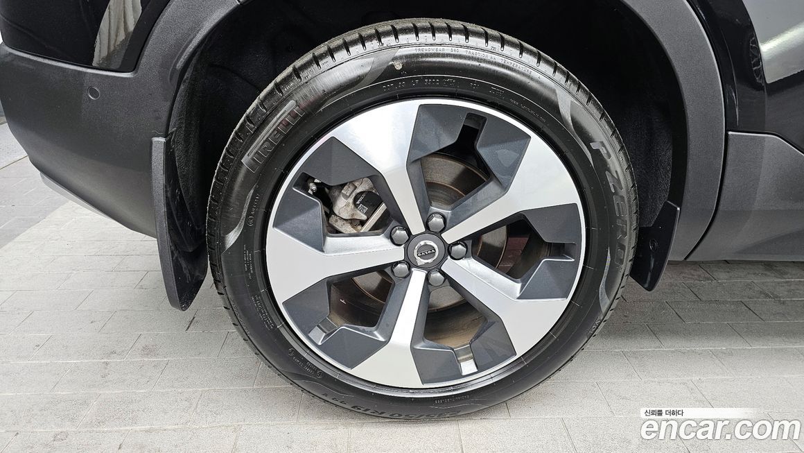 Volvo XC40 2024