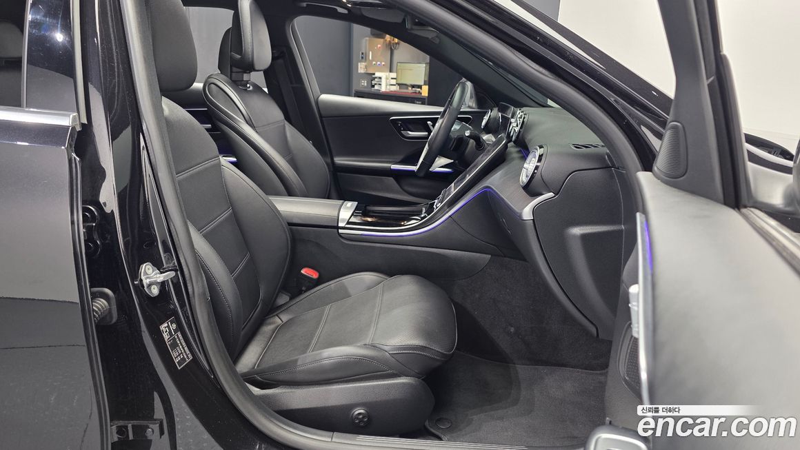 Mercedes-Benz C-Class 2023