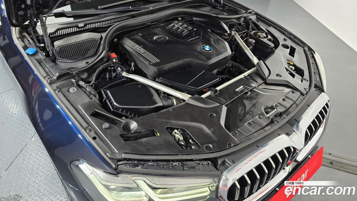 BMW 5-Series 2023