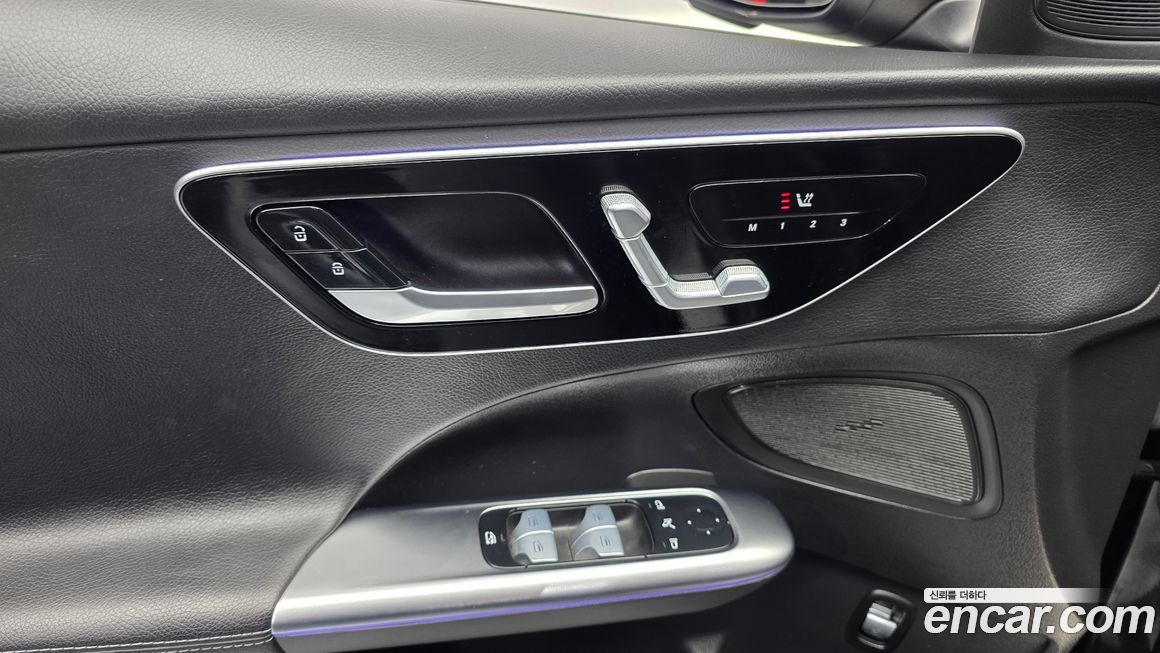 Mercedes-Benz C-Class 2023