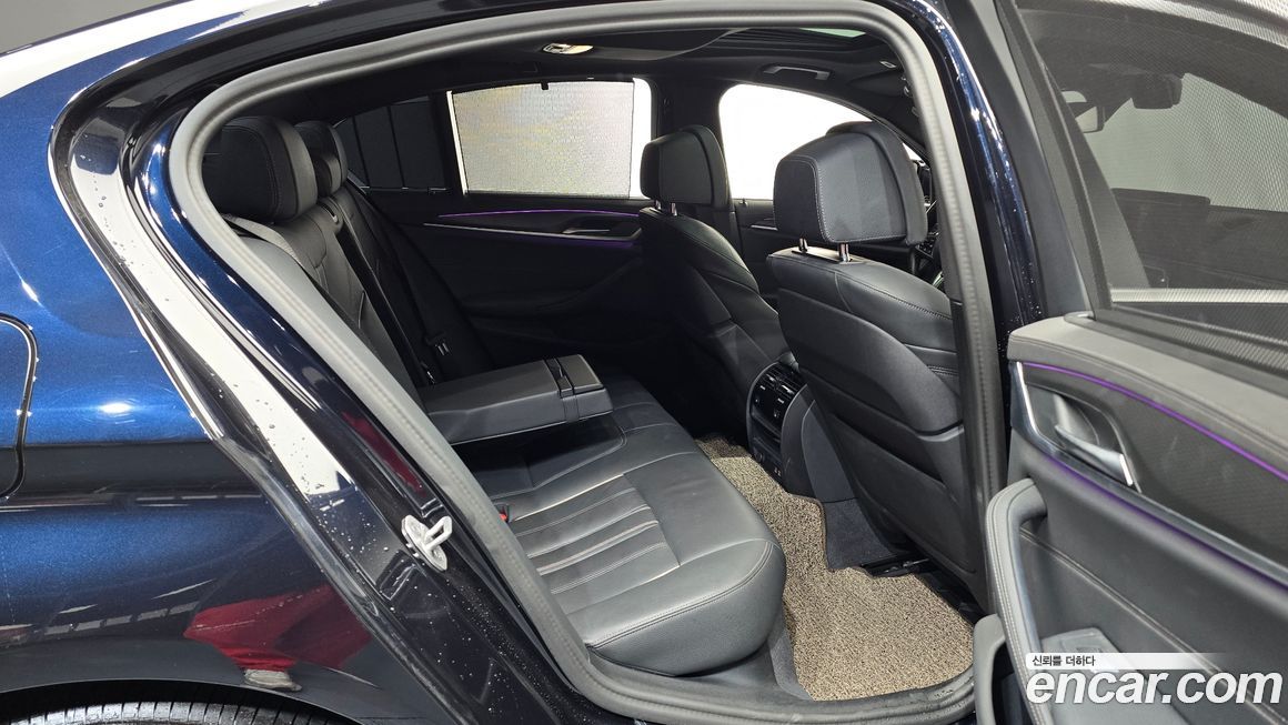 BMW 5-Series 2023