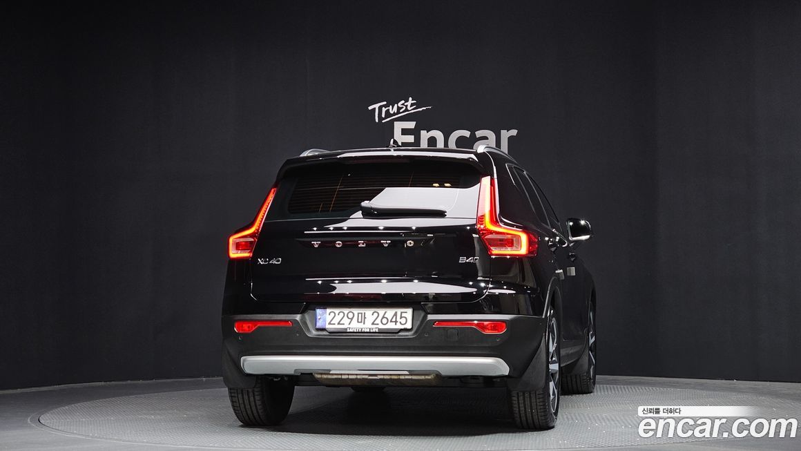 Volvo XC40 2024