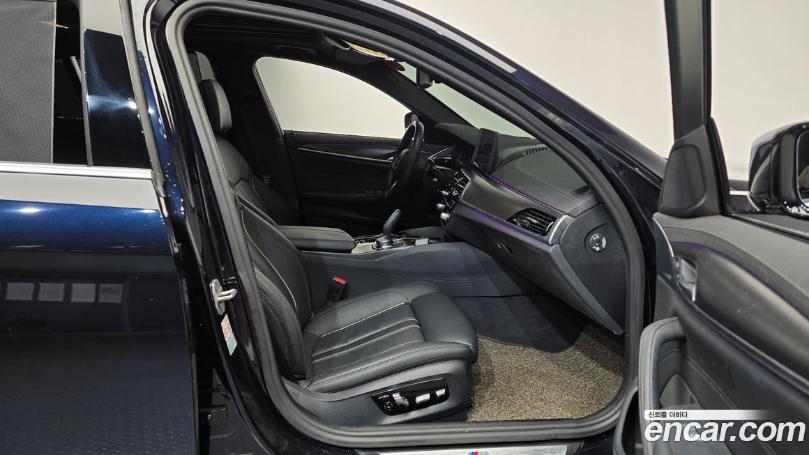 BMW 5-Series 2023