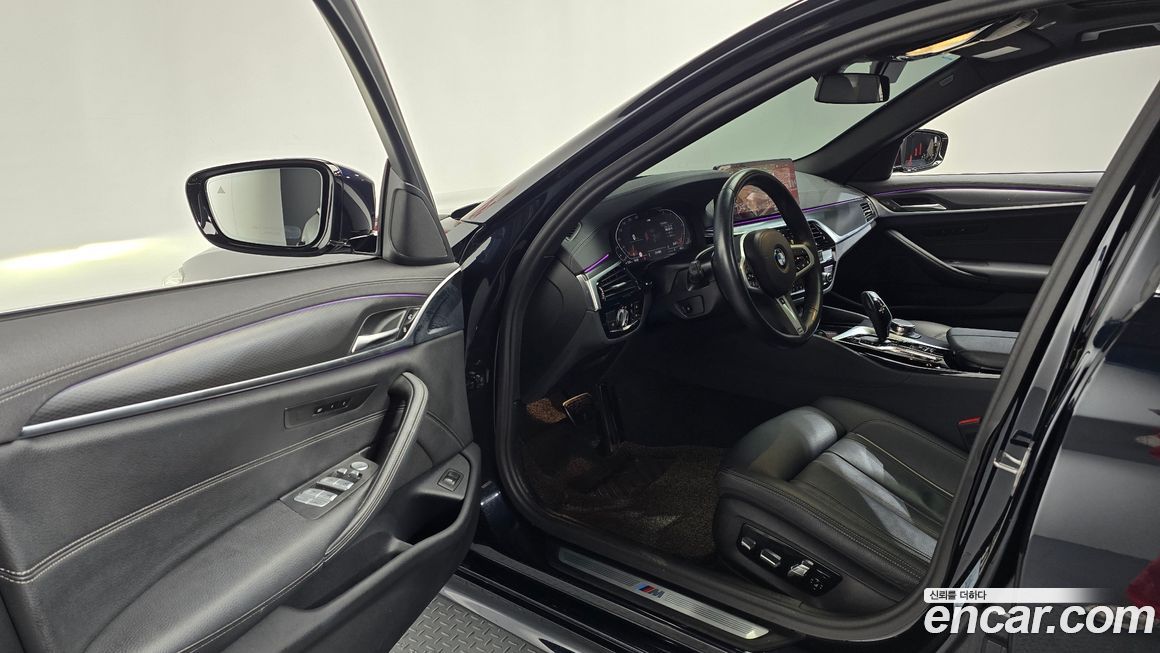 BMW 5-Series 2023