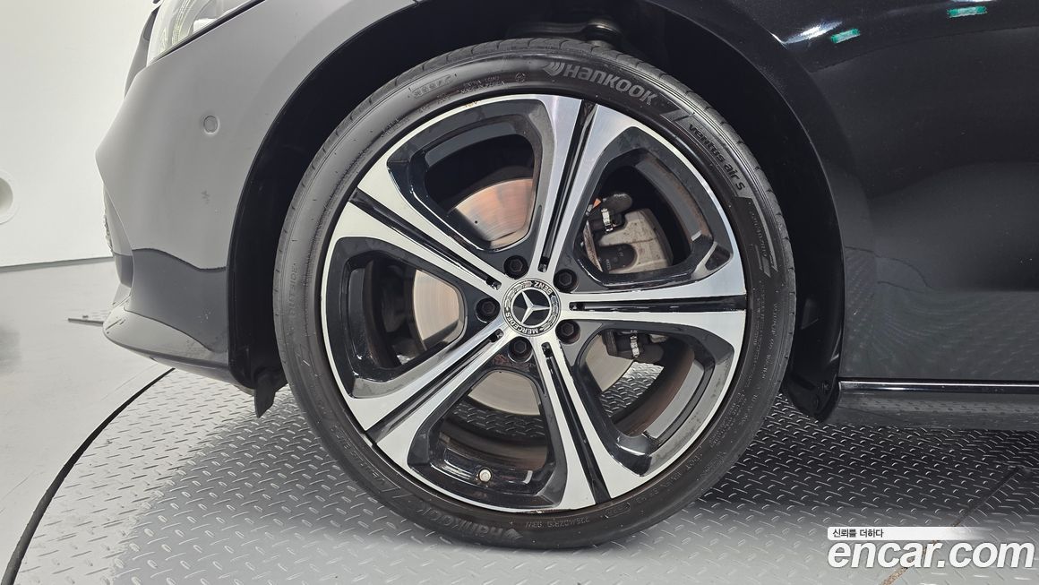 Mercedes-Benz C-Class 2023