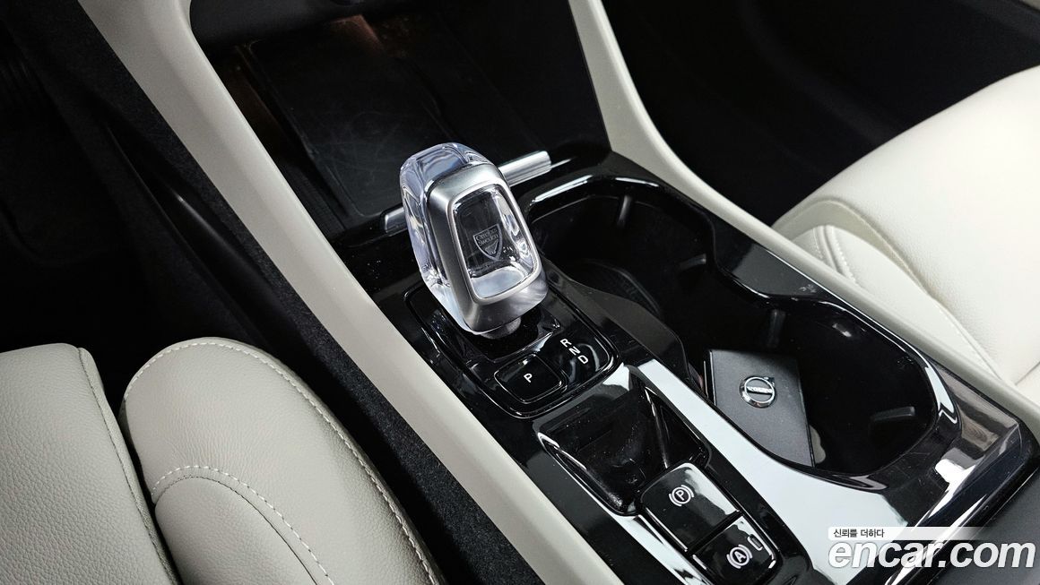 Volvo XC40 2024