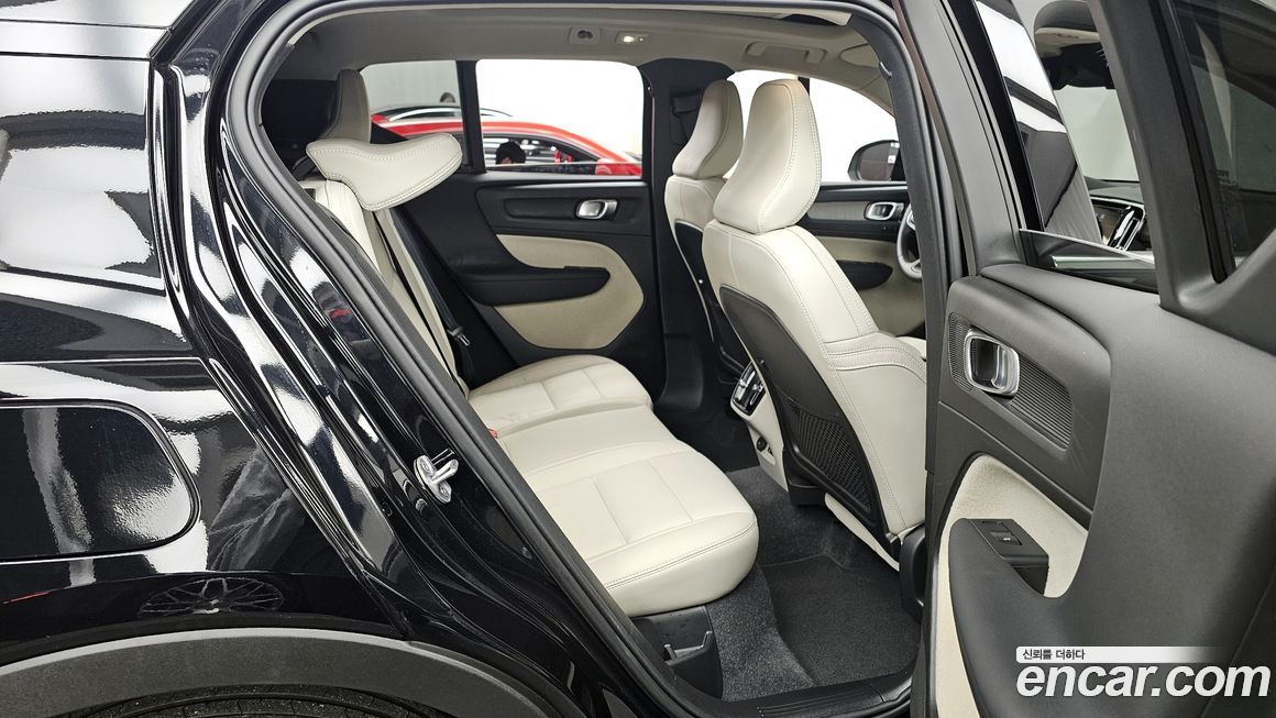Volvo XC40 2024