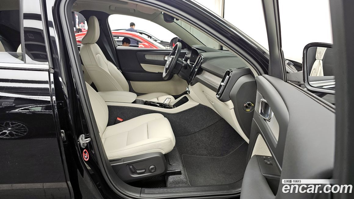 Volvo XC40 2024