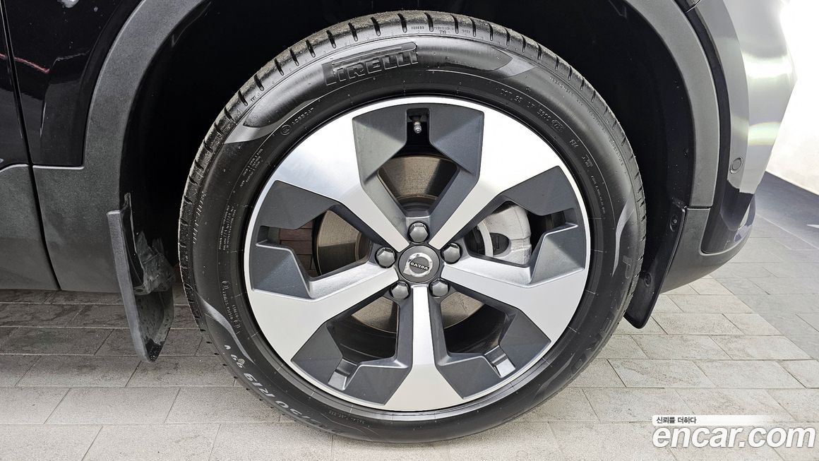 Volvo XC40 2024
