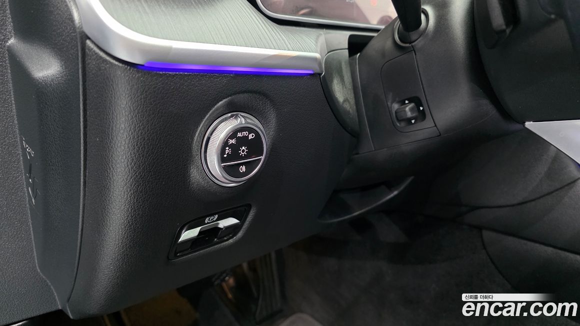Mercedes-Benz C-Class 2023