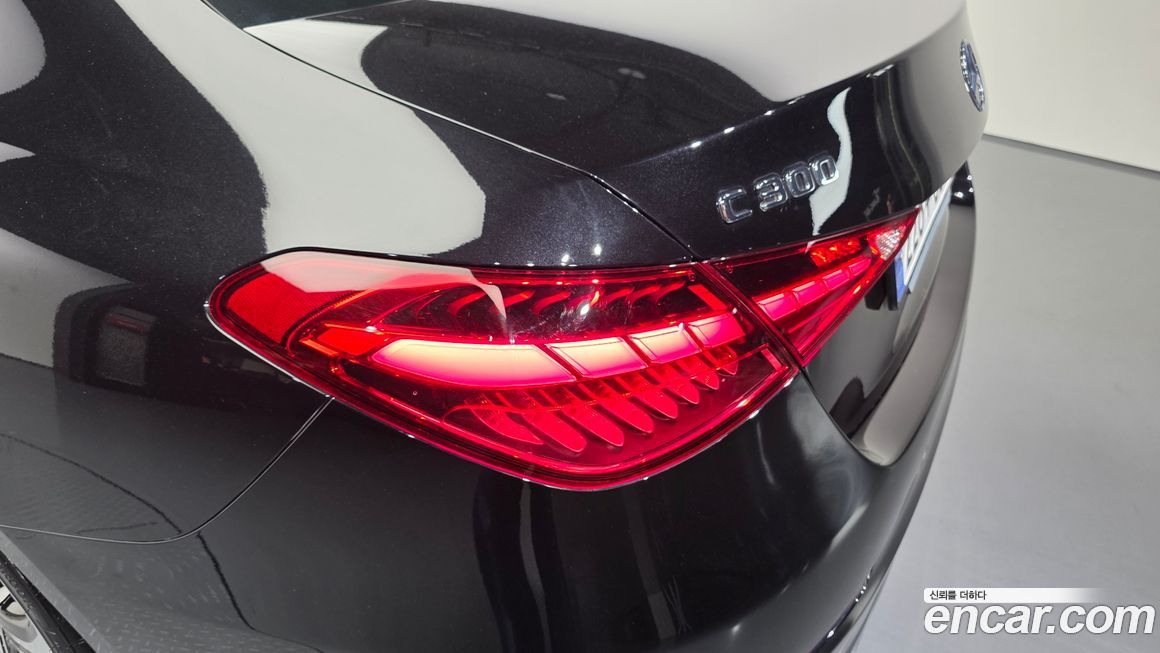 Mercedes-Benz C-Class 2023