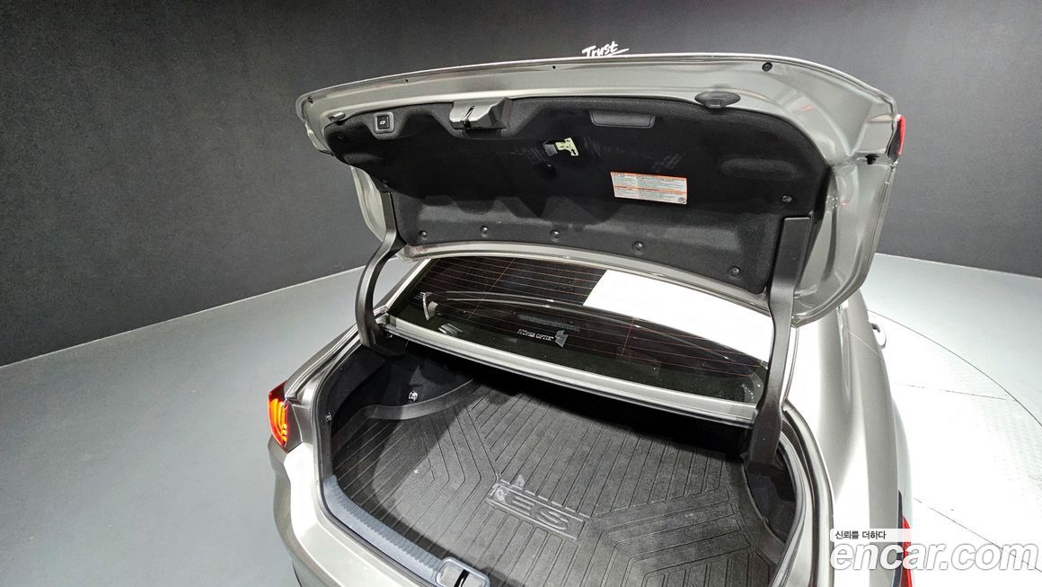 Lexus ES 2021