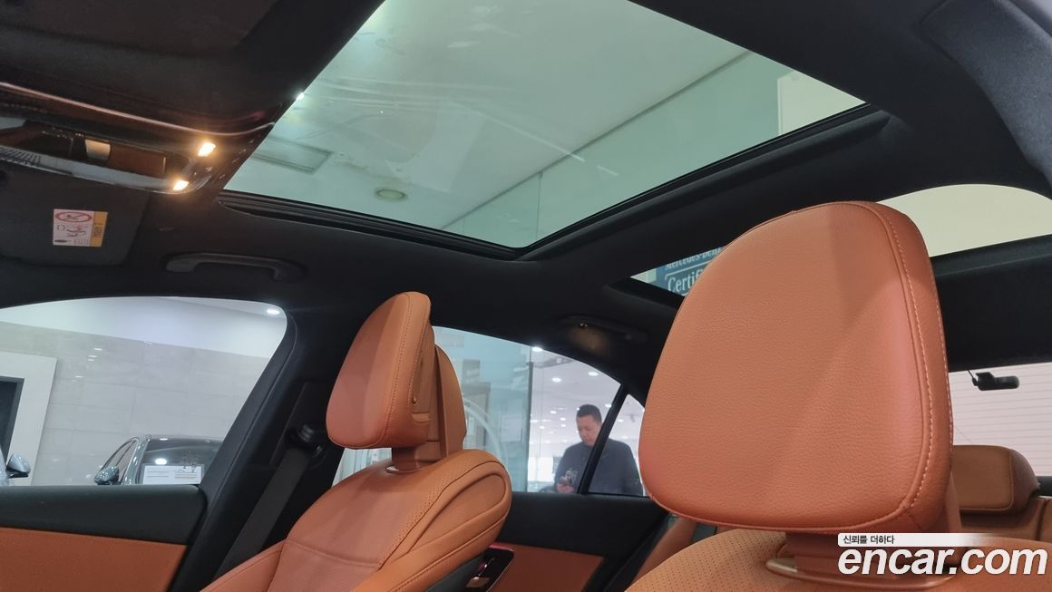 Mercedes-Benz C-Class 2025